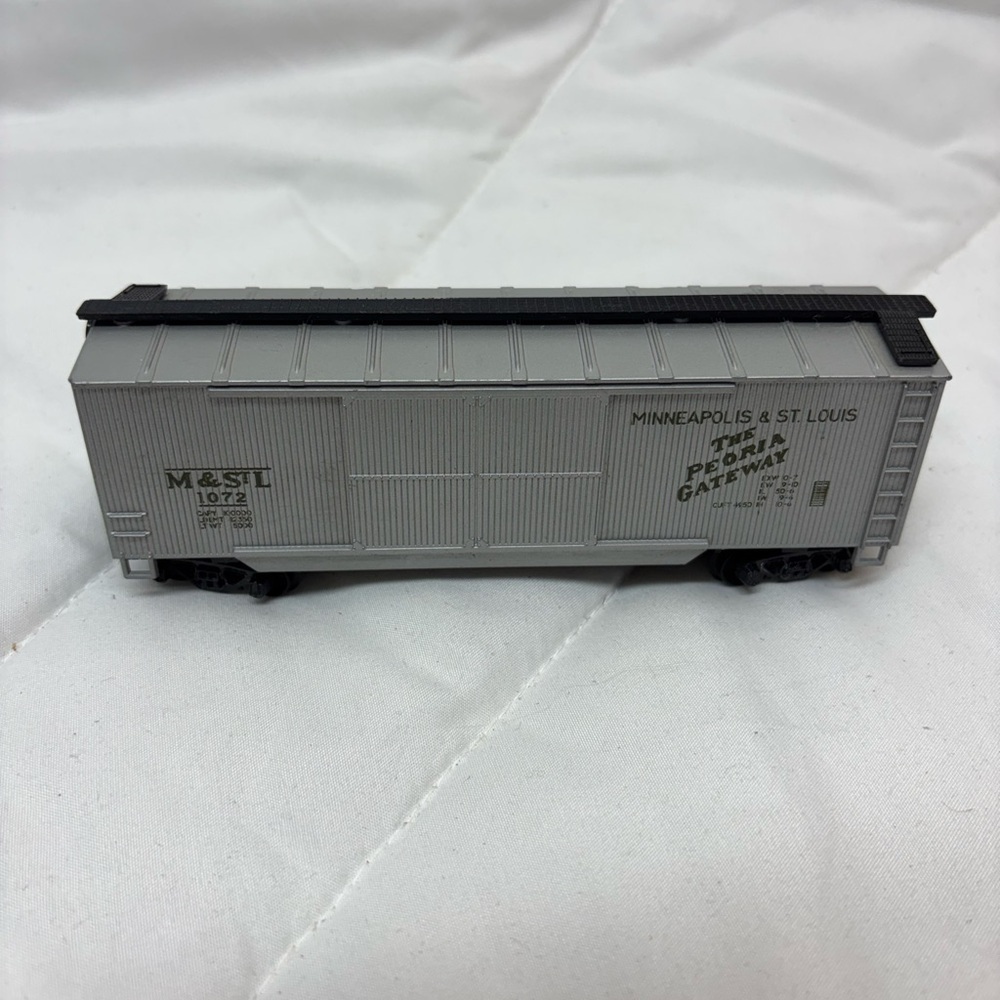 Model Power HO Scale Minneapolis & St. Louis, The Peoria Gateway Box Car.